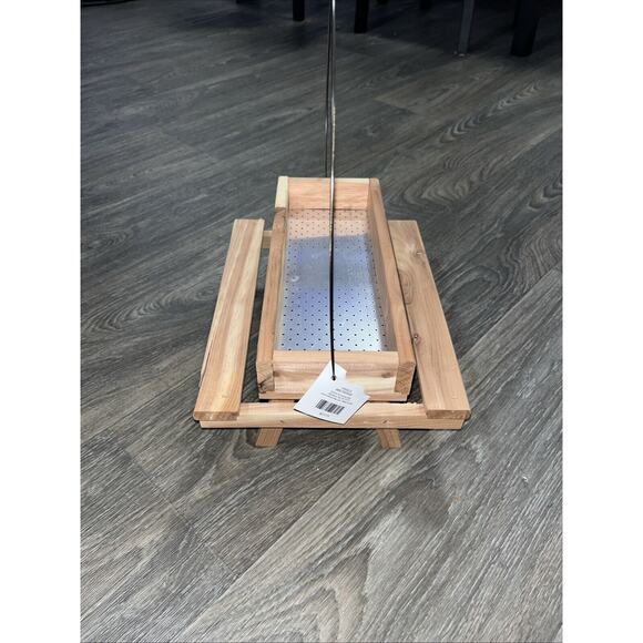 Wood/cedar picnic Table Hanging bird feeder - Picture 1 of 8